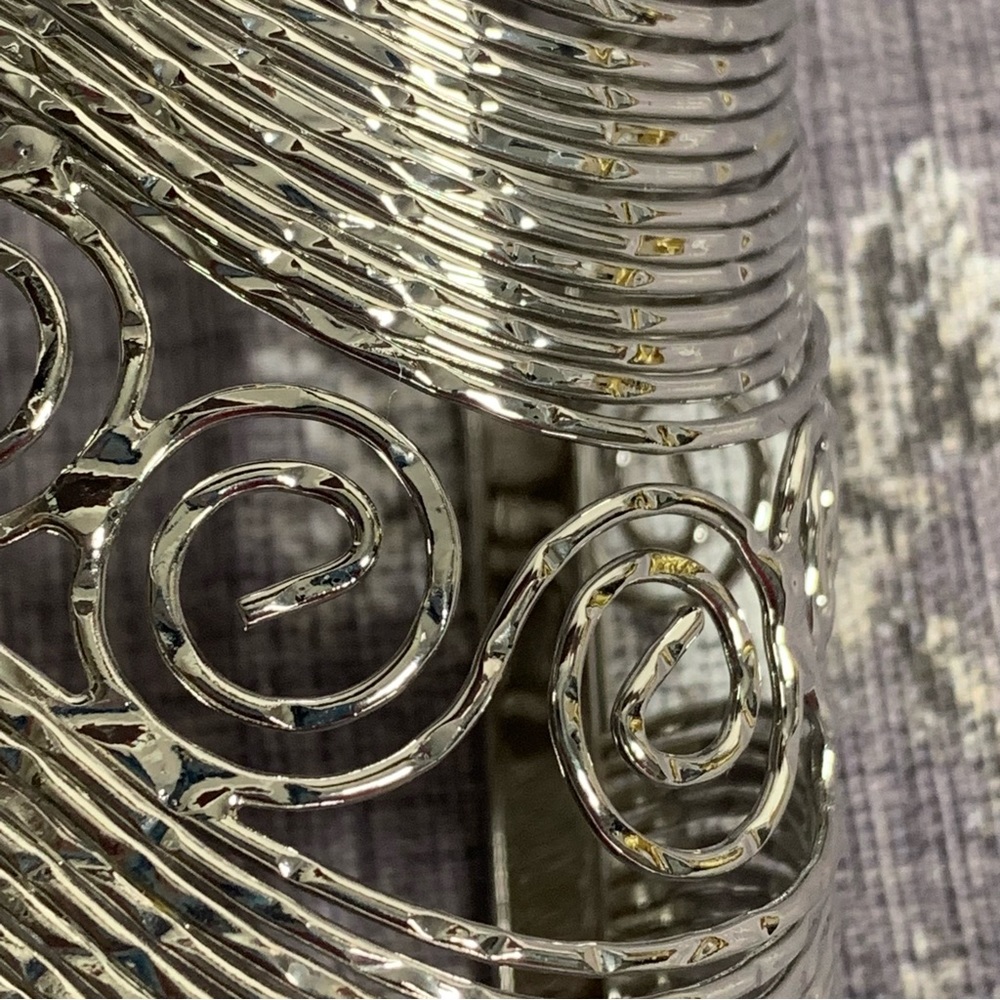 Brand New Metal Waved Cuff Bracelet - Picture 2 of 10